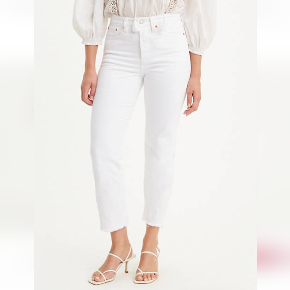 Levi's Wedgie Straight Cropped Jeans in White